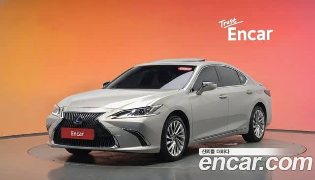 Lexus ES300h, 2020