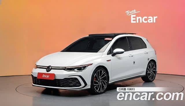 Volkswagen Golf, 2024
