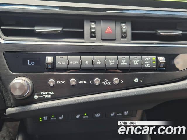 Lexus ES300h, 2026