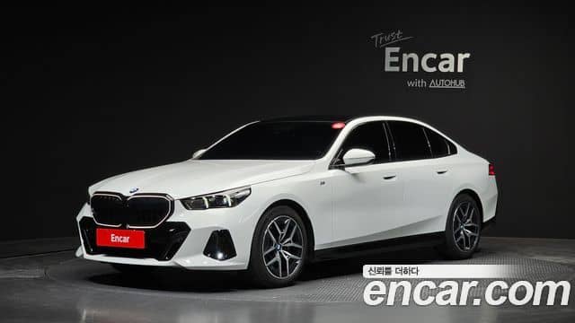 BMW 5 Series, 2025