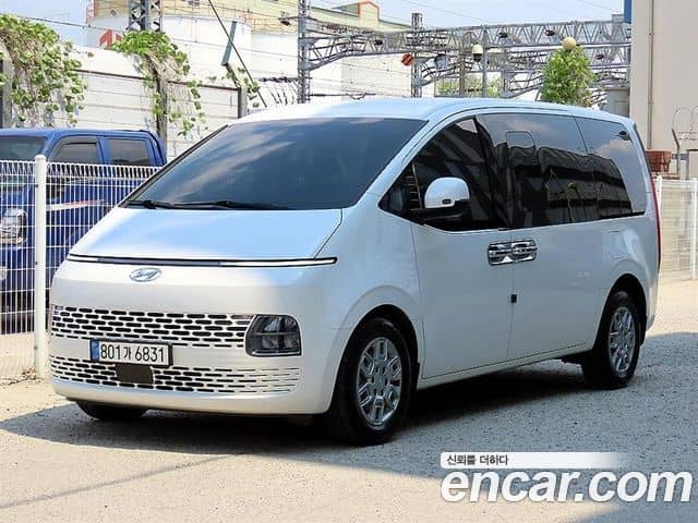 Hyundai Staria, 2023
