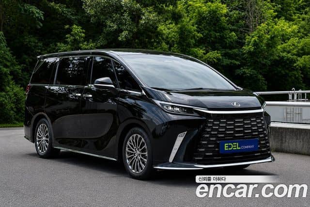 Lexus LM, 2024