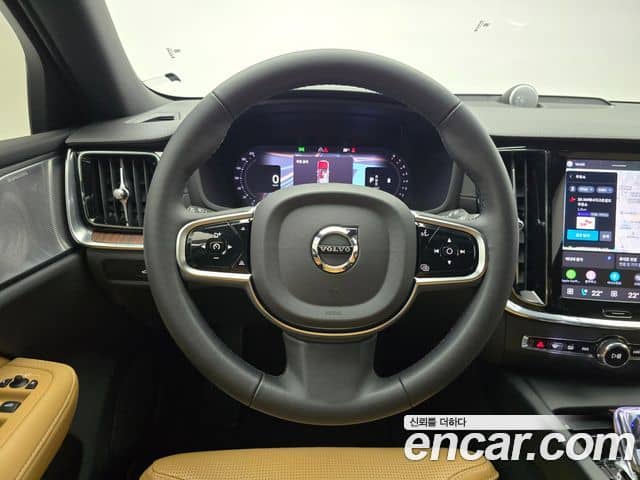 Volvo V60 Cross Country, 2024