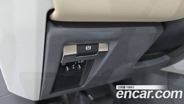 Land Rover Defender, 2021