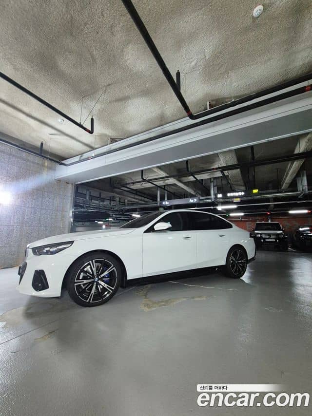 BMW 5 Series, 2026