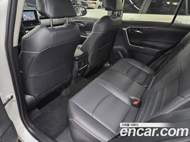 Toyota RAV4, 2024