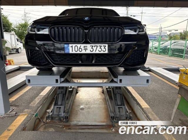 BMW 5 Series, 2023