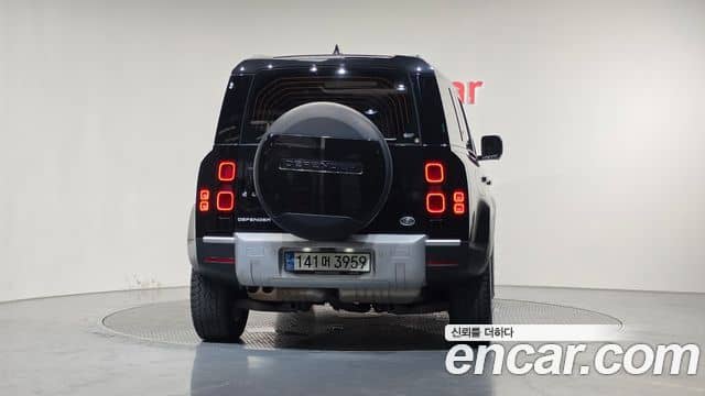Land Rover Defender, 2021
