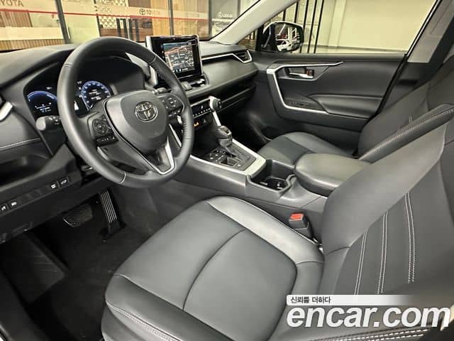 Toyota RAV4, 2025