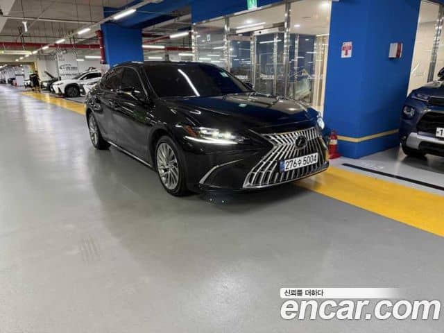 Lexus ES300h, 2025