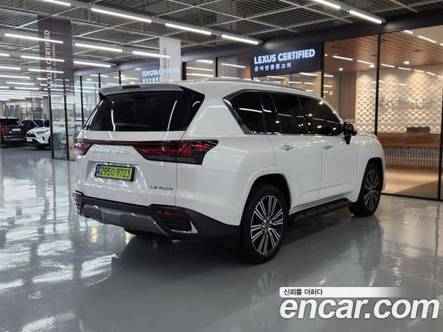 Lexus LX, 2025