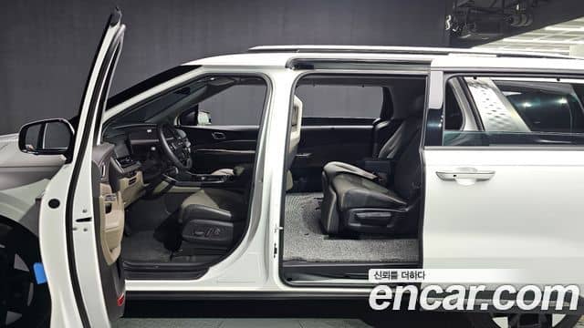 Kia Carnival, 2025