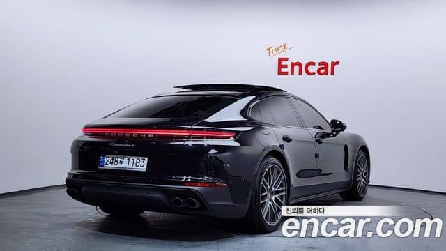 Porsche Panamera, 2024
