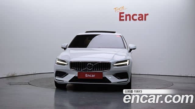 Volvo S60, 2022