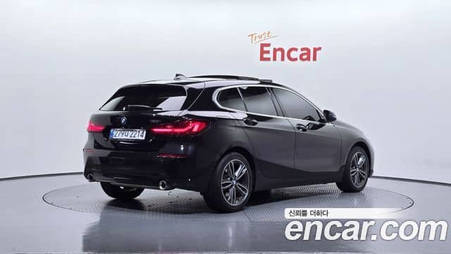 BMW 1 Series, 2022