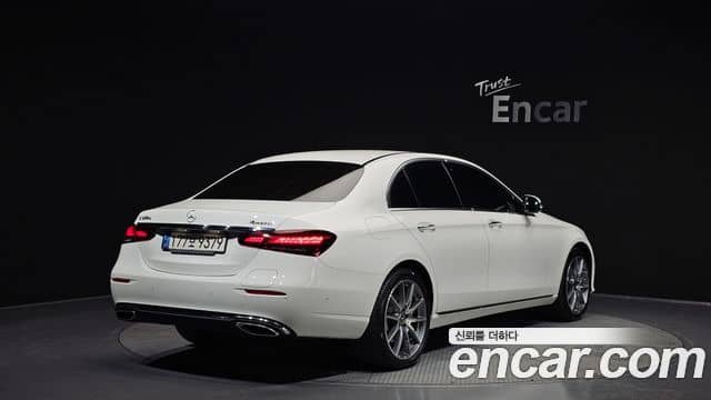 Mercedes-Benz E-Class, 2022
