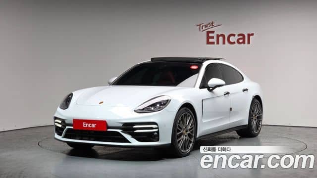 Porsche Panamera, 2023