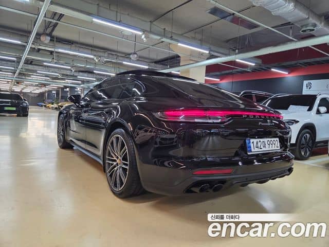 Porsche Panamera, 2023