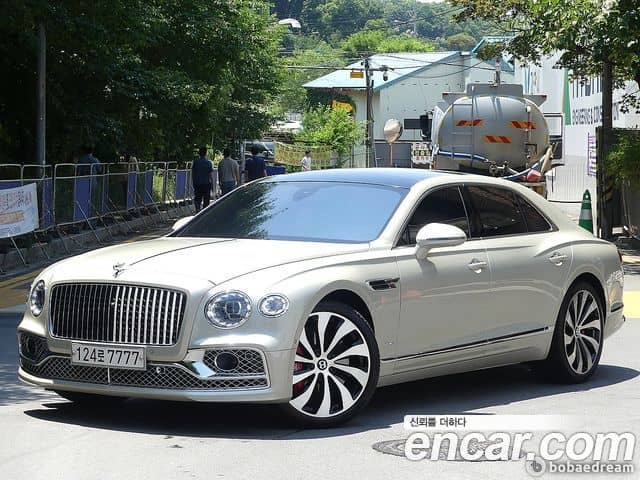 Bentley Flying Spur, 2023