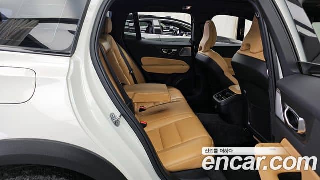 Volvo V60 Cross Country, 2022