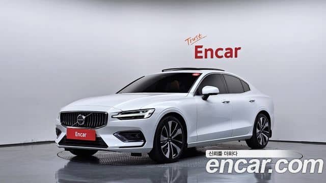 Volvo S60, 2023