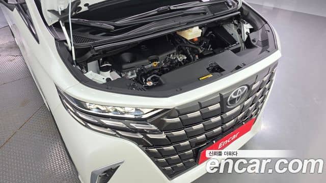 Toyota Alphard, 2025