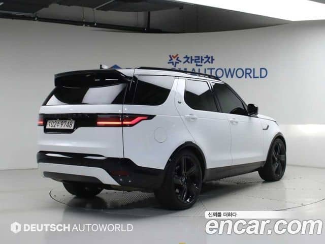 Land Rover Discovery 5, 2024
