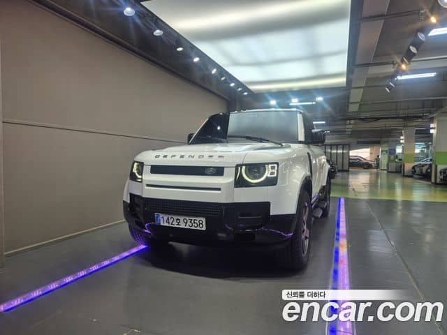 Land Rover Defender, 2025