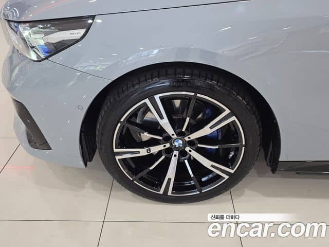 BMW 5 Series, 2025