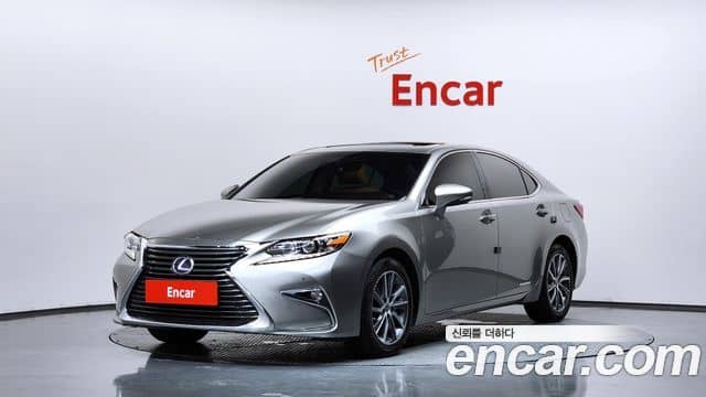 Lexus ES300h, 2018