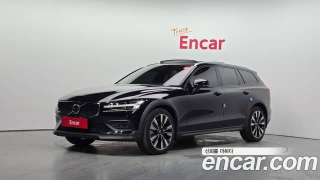 Volvo V60 Cross Country, 2024