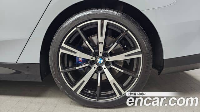 BMW 5 Series, 2024