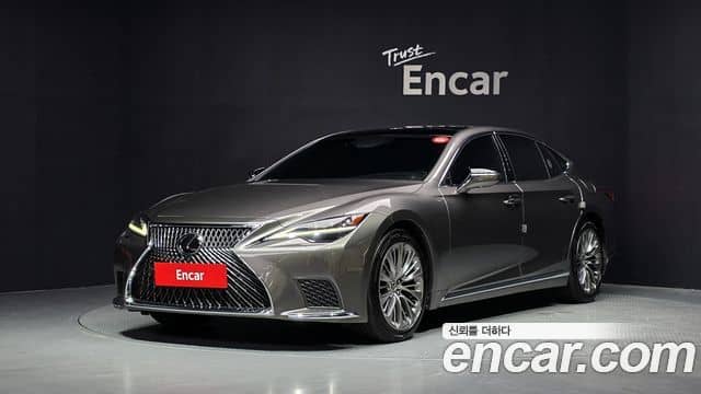 Lexus LS500, 2021