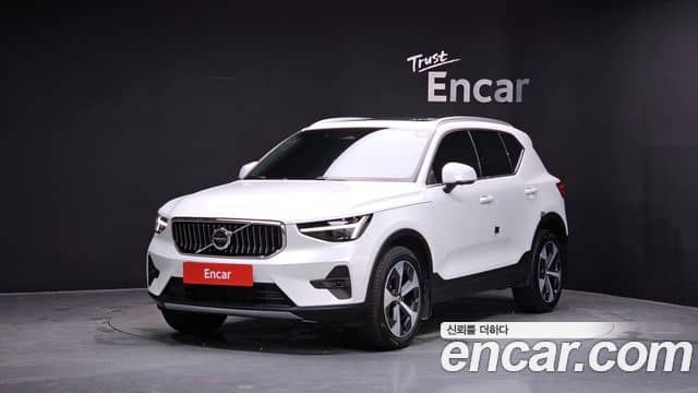 Volvo XC40, 2025