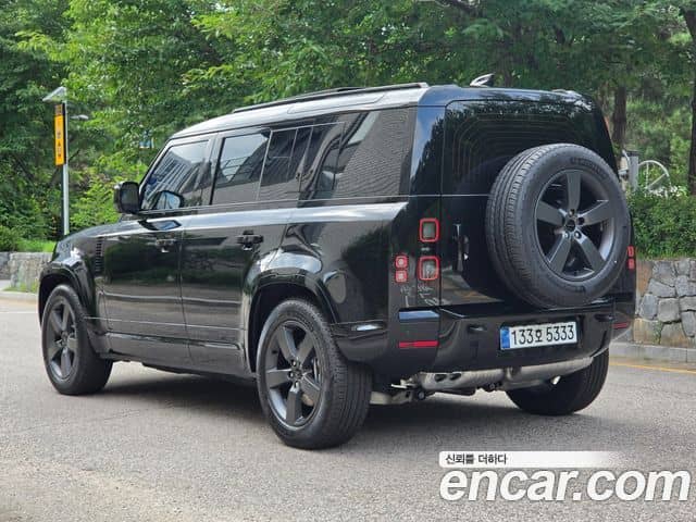 Land Rover Defender, 2026