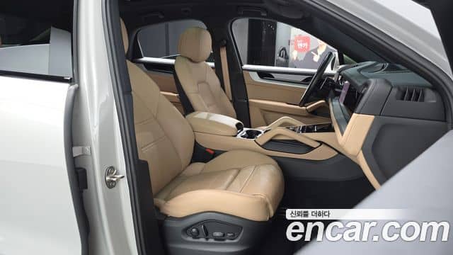 Porsche Cayenne, 2023