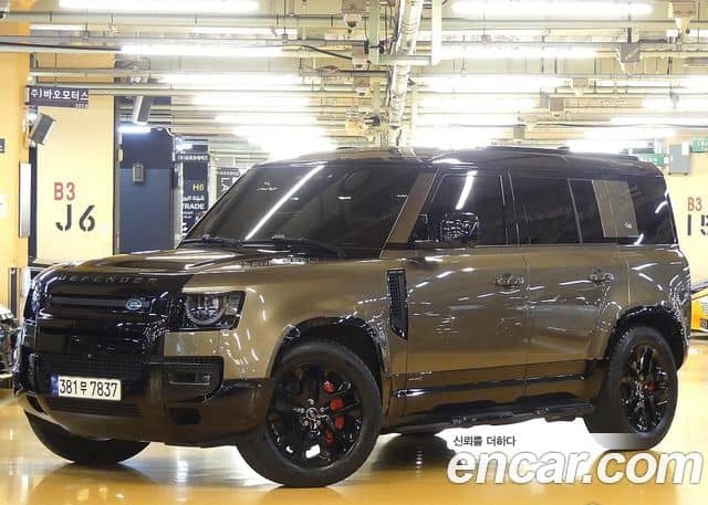 Land Rover Defender, 2023
