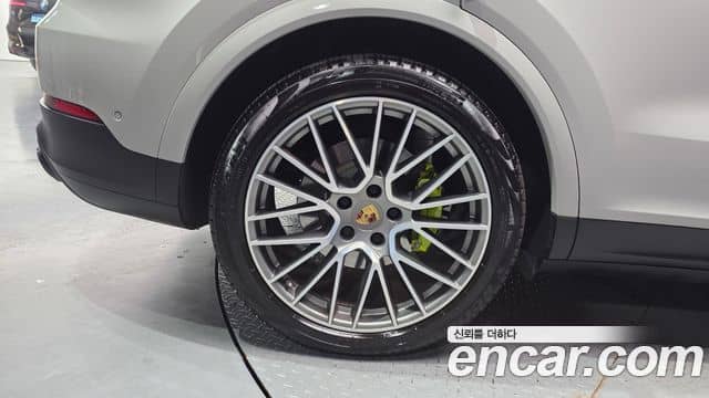 Porsche Cayenne, 2023