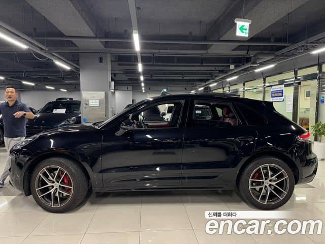 Porsche Macan, 2022