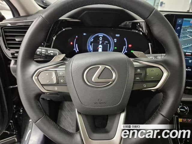 Lexus NX350h, 2025
