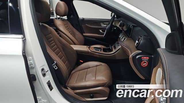 Mercedes-Benz E-Class, 2023
