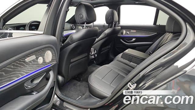 Mercedes-Benz E-Class, 2022
