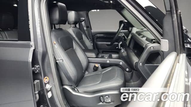Land Rover Defender, 2024