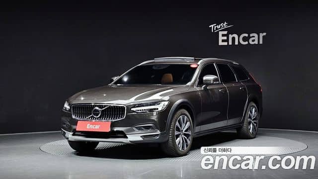 Volvo V90 Cross Country, 2021