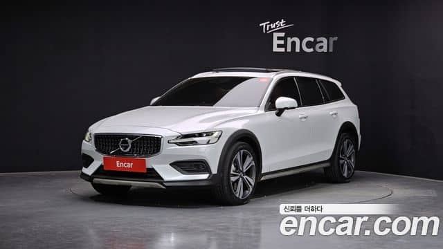 Volvo V60 Cross Country, 2021