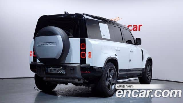 Land Rover Defender, 2024