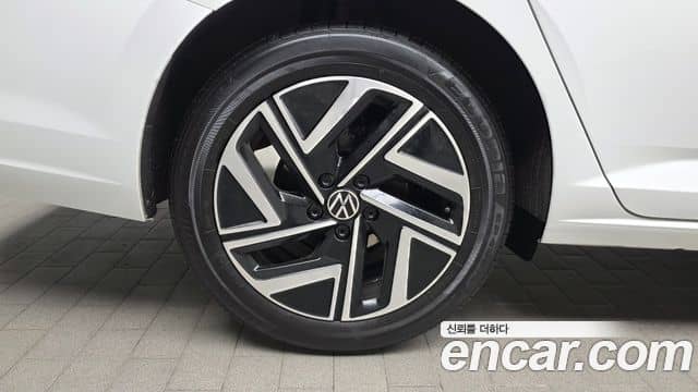 Volkswagen Jetta, 2023