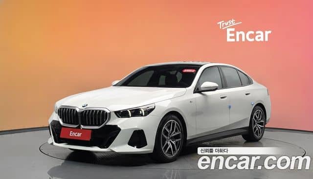 BMW 5 Series, 2024