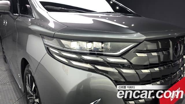 Toyota Alphard, 2025