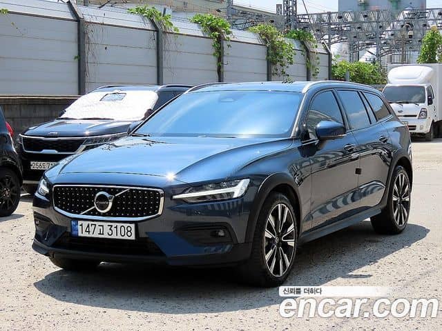 Volvo V60 Cross Country, 2022